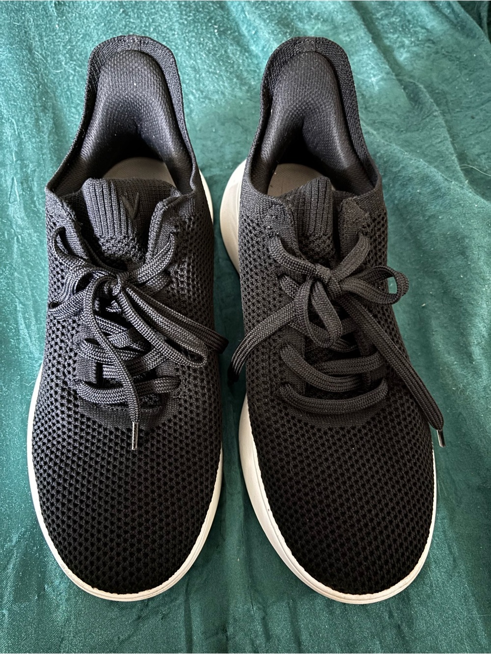 Vivaia sneakers hands free. 10 1/2